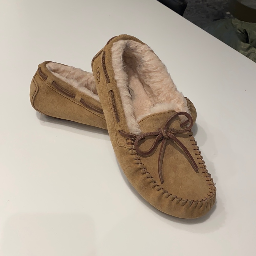 UGG shearling lined slippers moccasin with tie size 6 women/ 37 eur